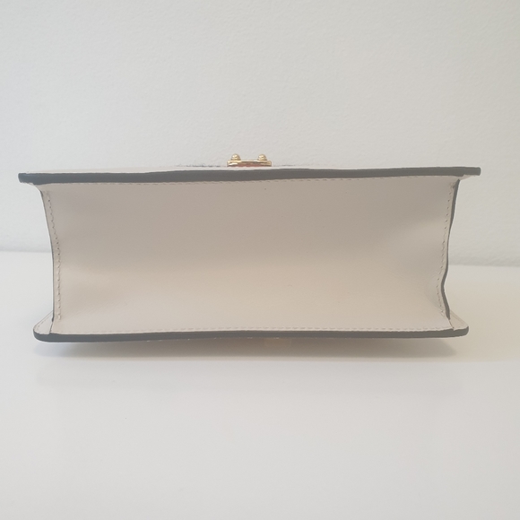 Host pick 💎 Price slashed Gucci sylvie mini handbag 👜 - Picture 10 of 12